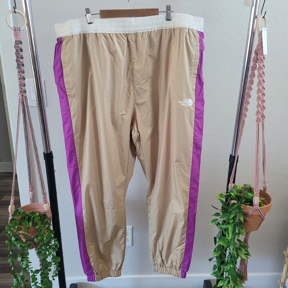 NWT Northface Plus Hydrenaline Windfall Joggers. Plus Size 2X. Khaki and…